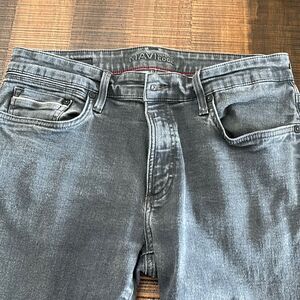Men’s distressed gray jeans